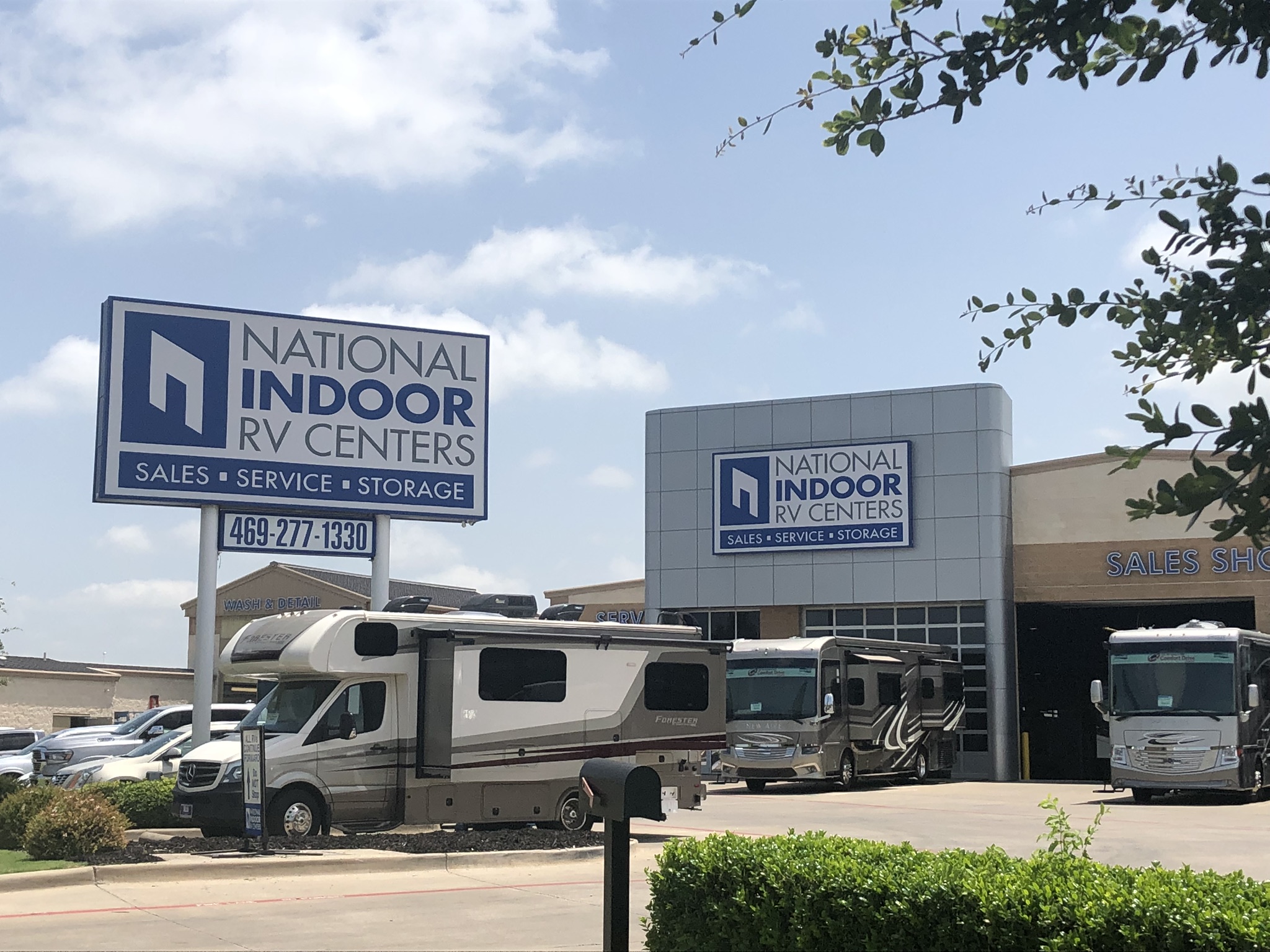 National Indoor RV Center: They Can Do It All! - RVing With Robin